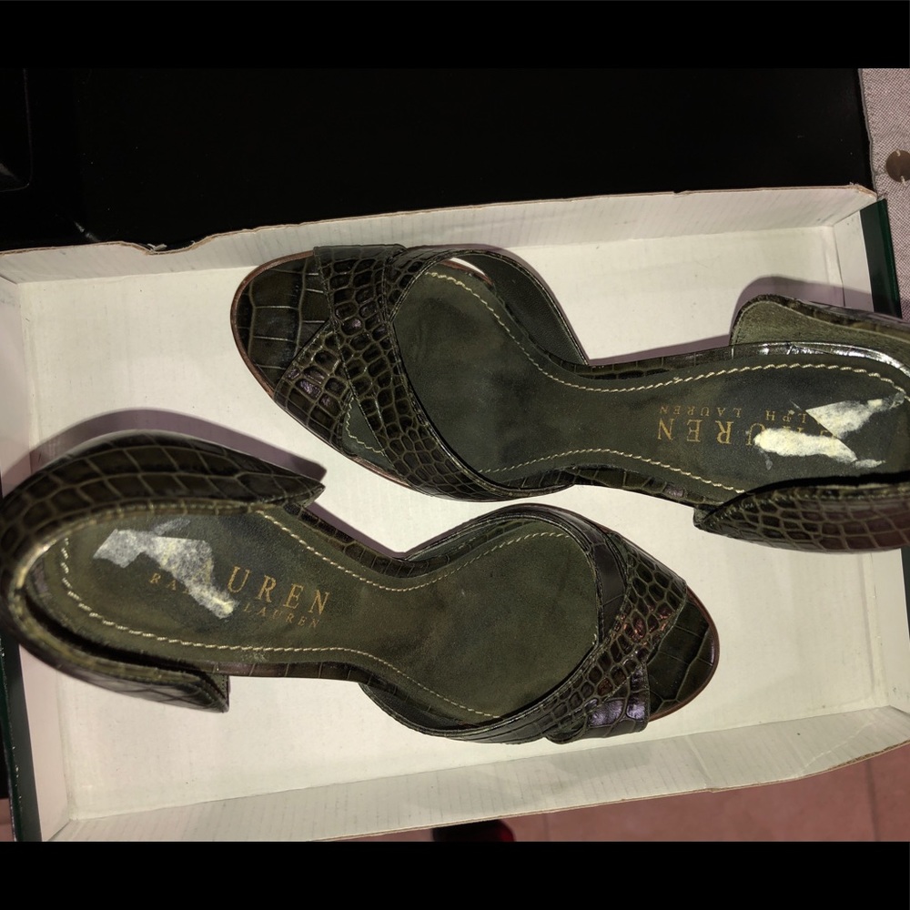 Ralph by Ralph Lauren Green Snakeskin heels. - Picture 3 of 6